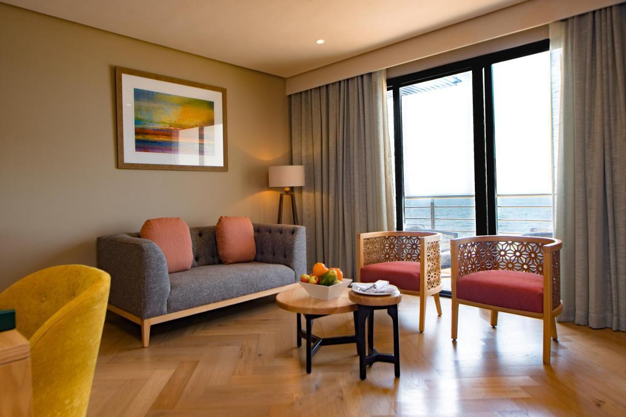 Отель Sunbird Waterfront Salima Экстерьер фото