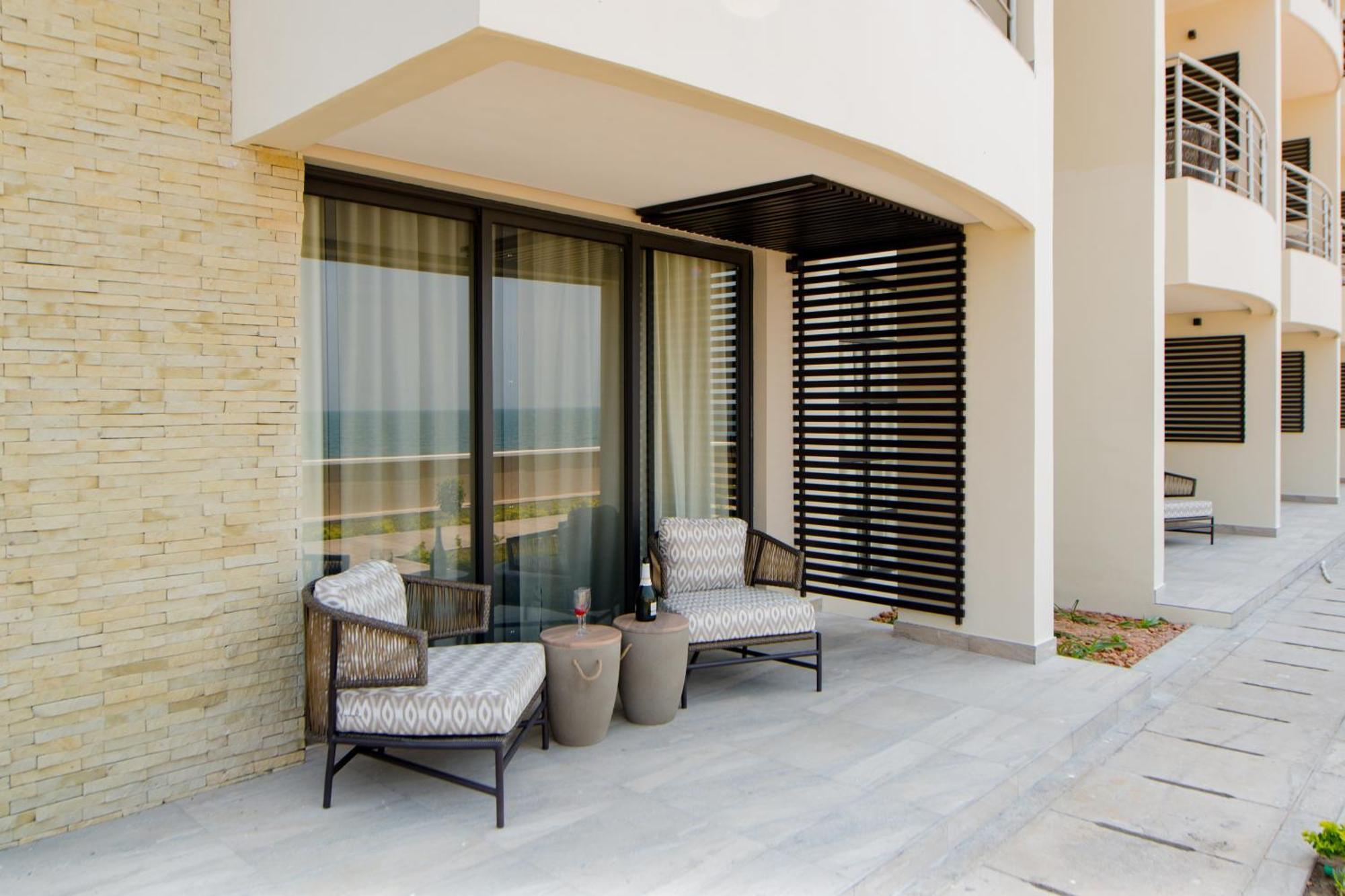 Отель Sunbird Waterfront Salima Экстерьер фото